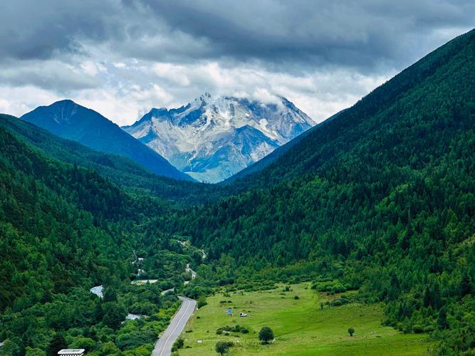 西瓜从六楼扔下竟完好无损，雷军说的“防弹涂层”到底是什么？